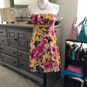⚡️ Price Drop⚡️ strapless floral dress w/ sash